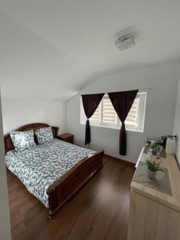 Studio Privee Vesoul -Wifi,Tv,Clim,Parking Gratuit 外观 照片