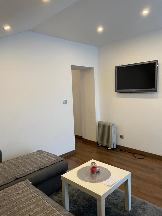 Studio Privee Vesoul -Wifi,Tv,Clim,Parking Gratuit 外观 照片