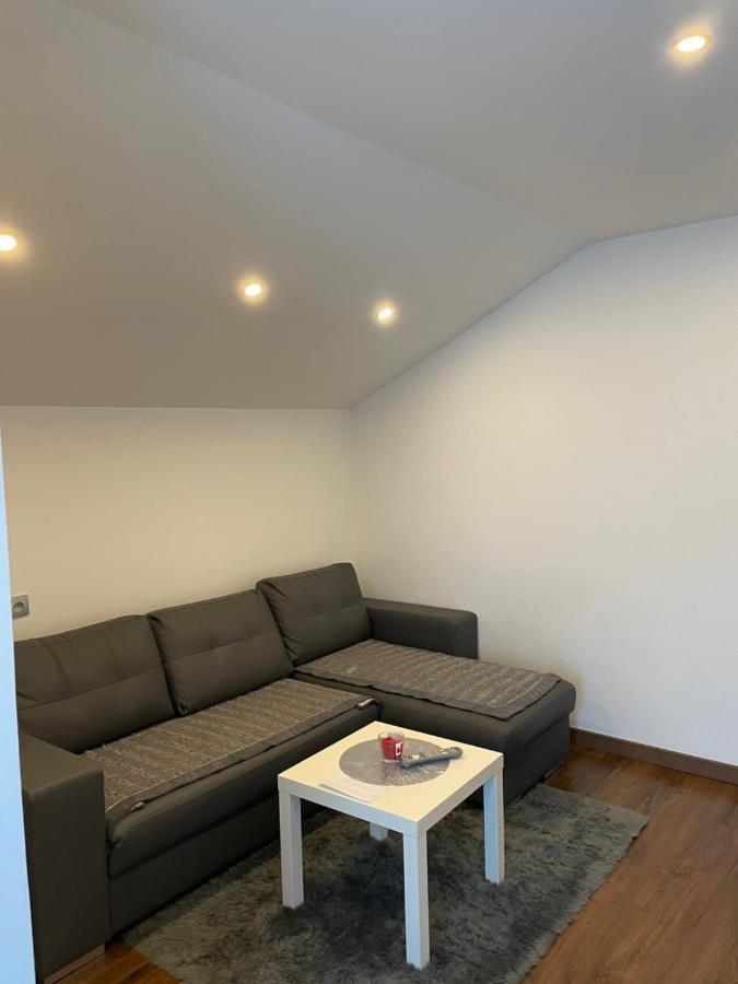 Studio Privee Vesoul -Wifi,Tv,Clim,Parking Gratuit 外观 照片