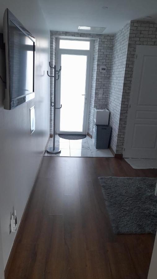 Studio Privee Vesoul -Wifi,Tv,Clim,Parking Gratuit 外观 照片